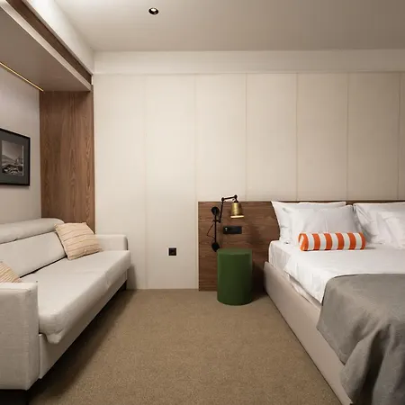 Hotell Infinity & 4*