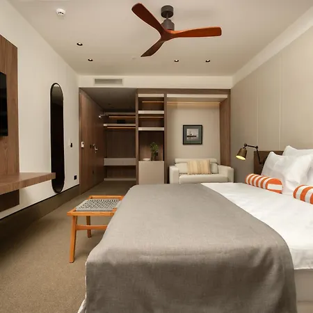 Hotel Infinity &